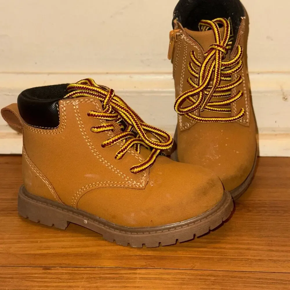 Carter Toddler Boots size 8